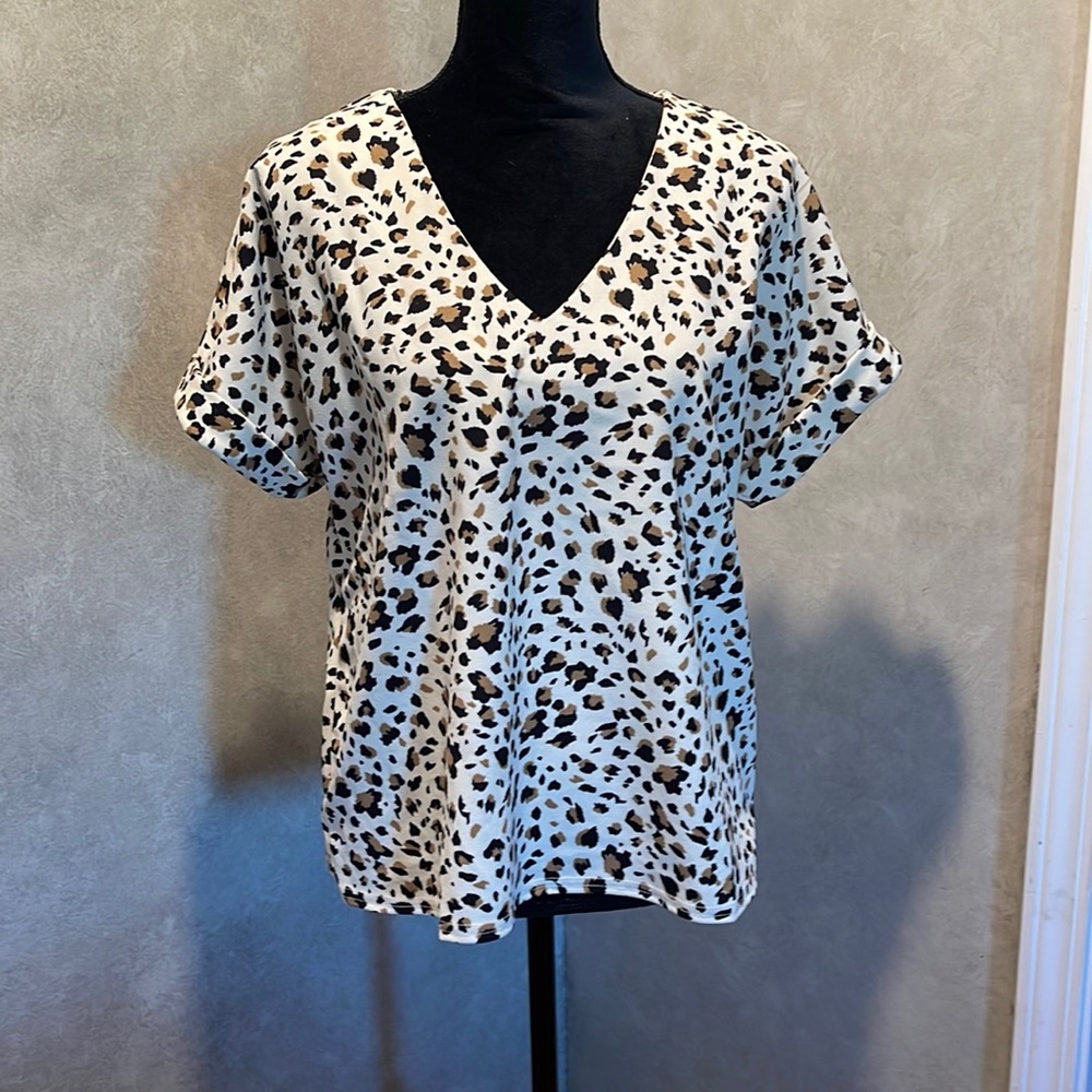 Super cute animal print blouse size med